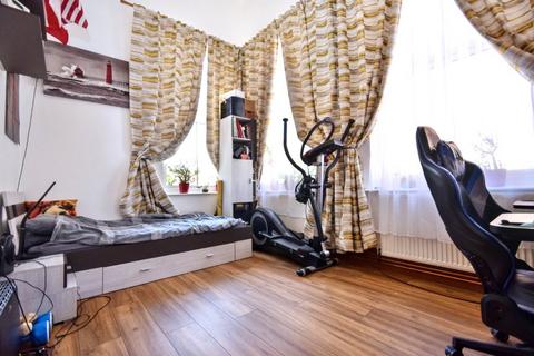12 Heddle Rise, Wakefield, WF2 9UF