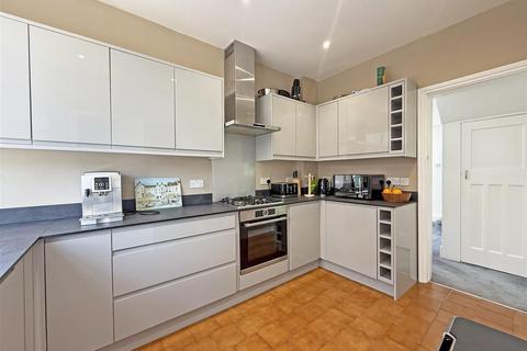 3 bedroom detached house for sale, Mytton Oak Road, Shrewsbury