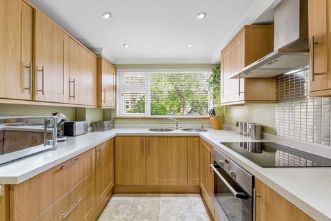 2 bedroom flat for sale, Bramley Hyrst, South Croydon, CR2