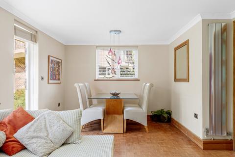 2 bedroom flat for sale, Bramley Hyrst, South Croydon, CR2