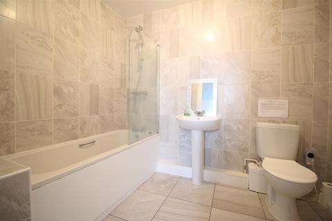 2 bedroom flat to rent, Station Road, Forest Hall, Newcastle Upon Tyne