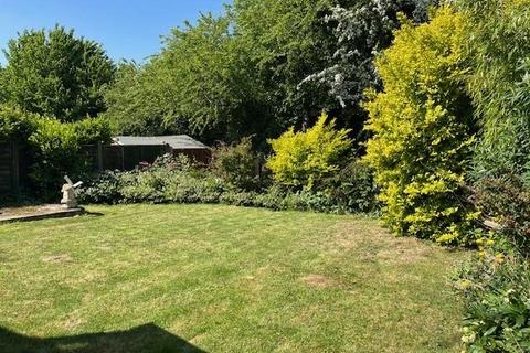 10 Chantry Avenue, Hartley, Longfield, DA3 8DD