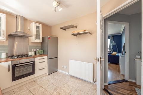 11/6 Hawkhill, Edinburgh, EH7 6LA