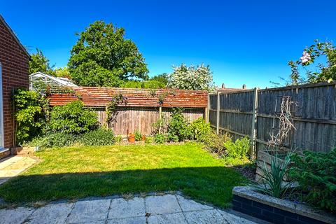 43 Edenside Drive, Attleborough, NR17 2EL