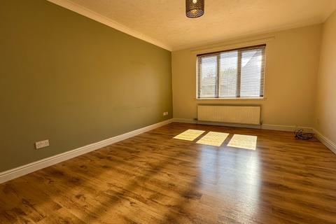 43 Edenside Drive, Attleborough, NR17 2EL
