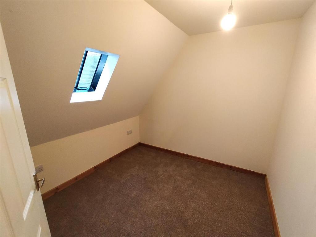 L Bedroom 3.jpg