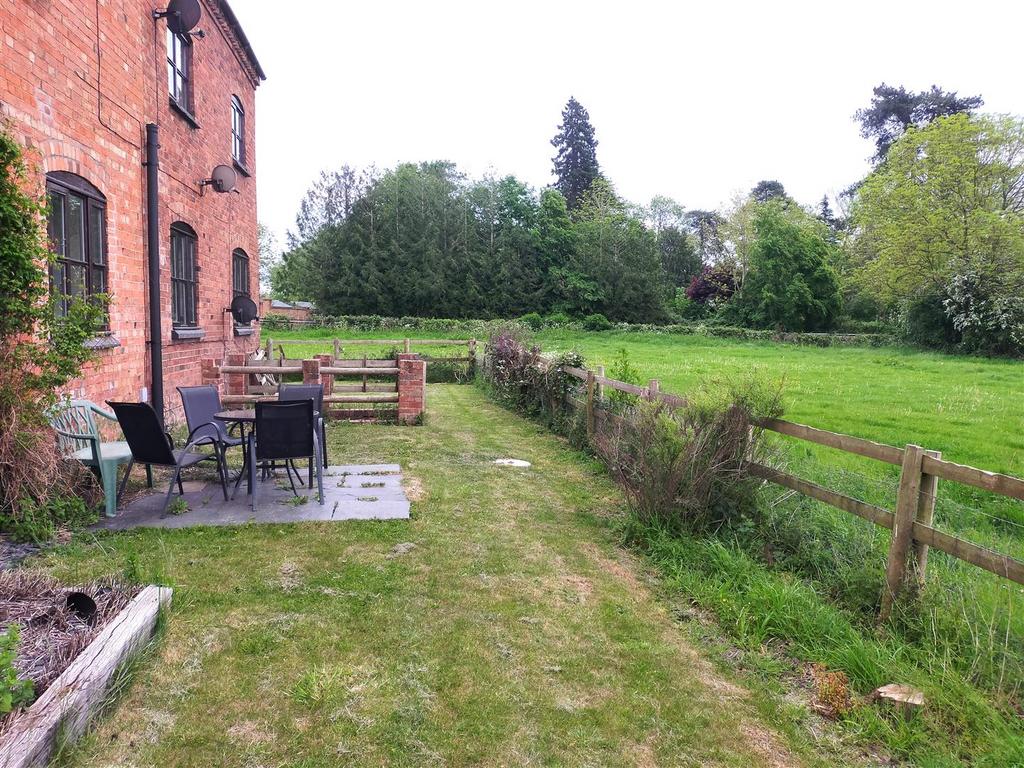 N Communal Garden.jpg