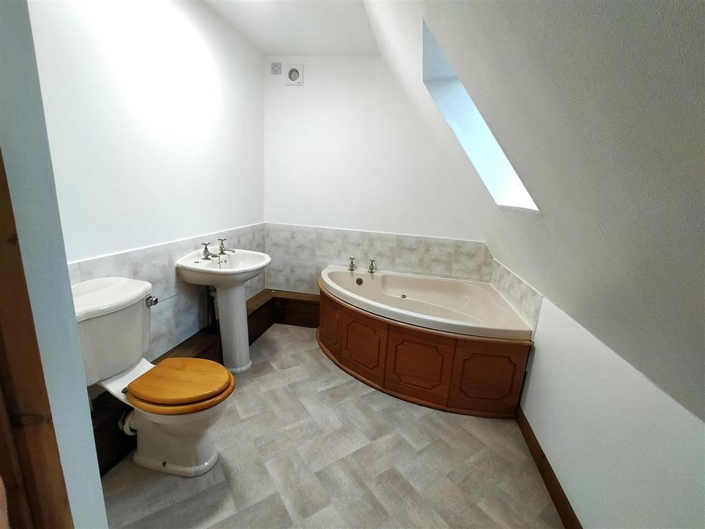 I Bathroom.jpg
