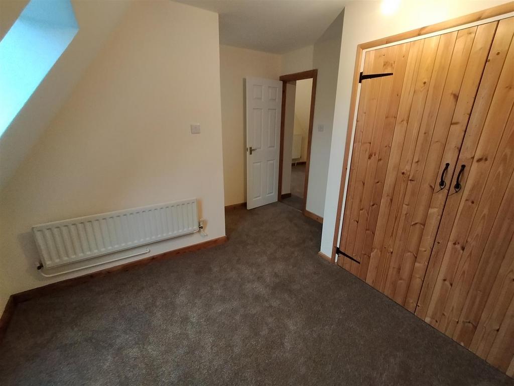 J Bedroom 2.jpg