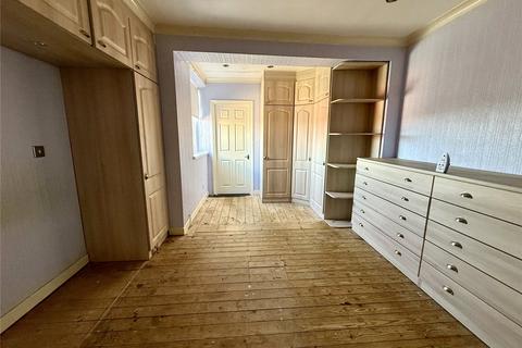1 Warwick Close, Shaw, Oldham, OL2 7DZ