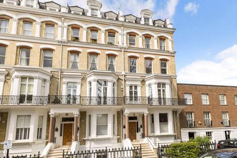 4 bedroom flat for sale, Vicarage Gate, London