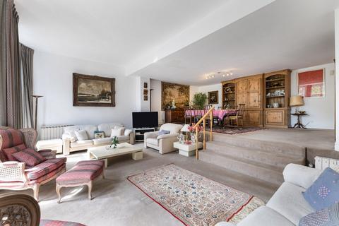 4 bedroom flat for sale, Vicarage Gate, Kensington, London