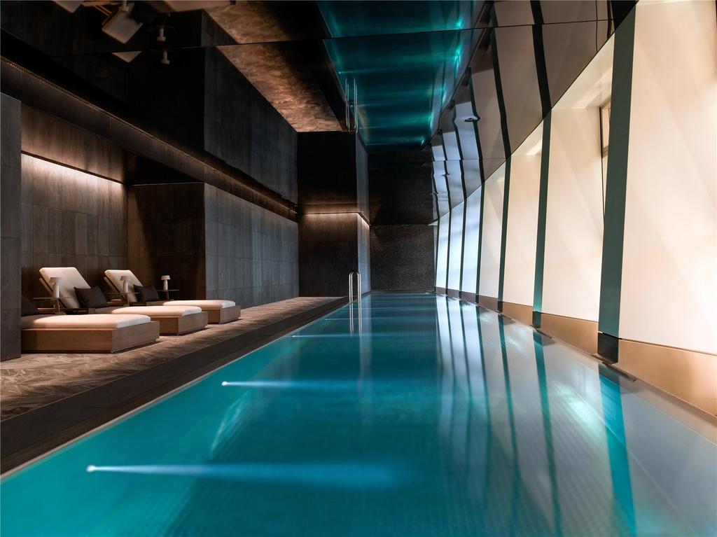 Residence Pool