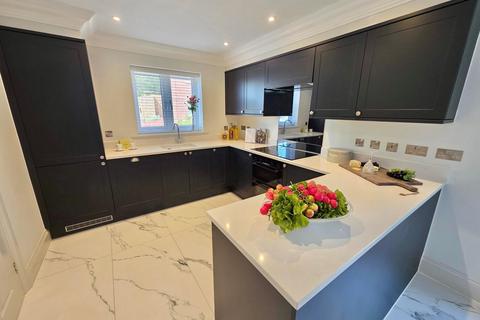 4 bedroom detached house for sale, The Birchall, Maypole Road