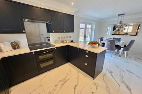 4 bedroom detached house for sale, The Birchall, Maypole Road