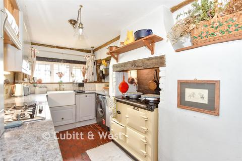undefined, Pond Lane, Clanfield, Hampshire