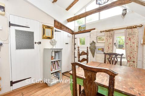 undefined, Pond Lane, Clanfield, Hampshire