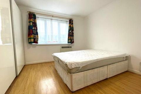 1 bedroom flat to rent, Newbury Park, Essex, IG2