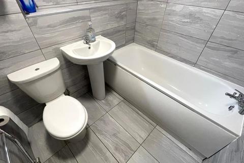 1 bedroom flat to rent, Newbury Park, Essex, IG2