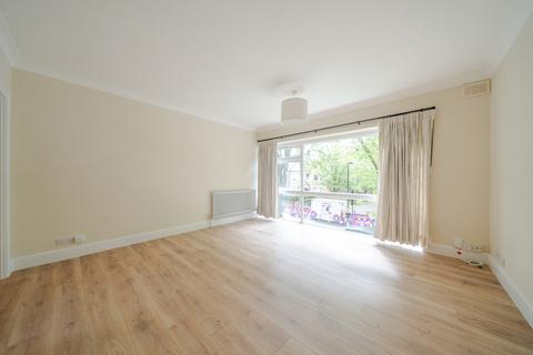 32 Oak Tree Close, London, W5 2AQ