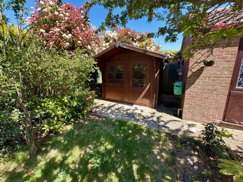SUMMERHOUSE.jpg
