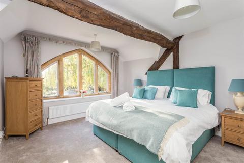 4 bedroom flat to rent, Dunford Barn, Langford, Lechlade, GL7