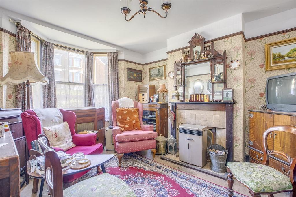 110 Totteridge Road, HP13 6 EX-2.jpg