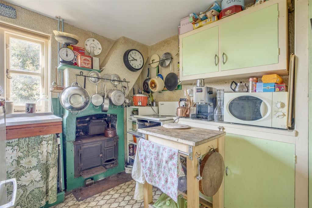 110 Totteridge Road, HP13 6 EX-8.jpg