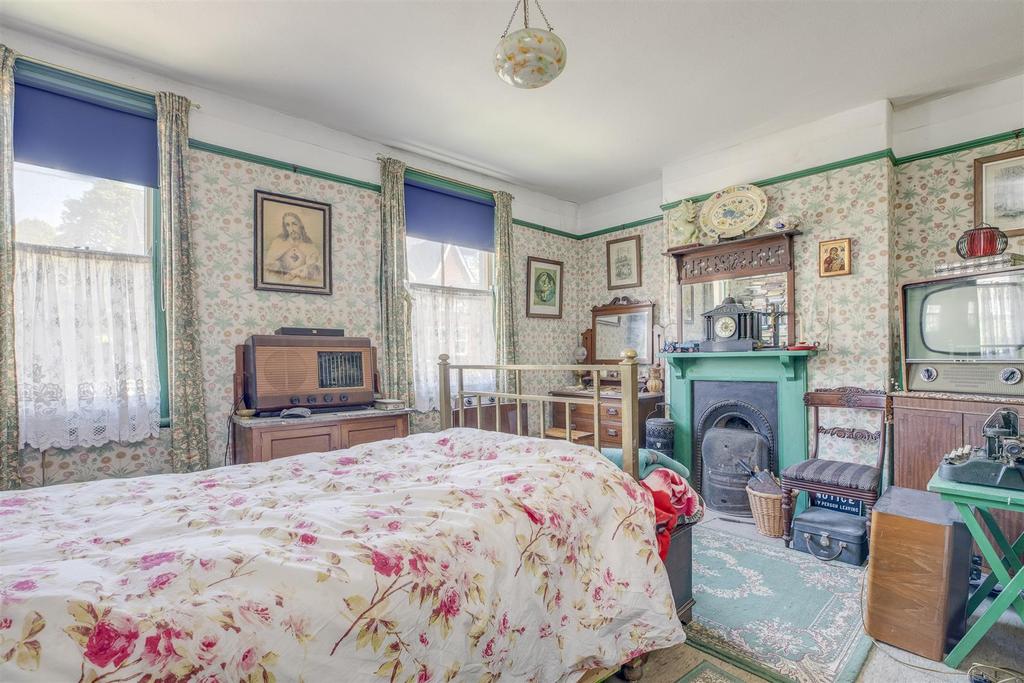 110 Totteridge Road, HP13 6 EX-3.jpg
