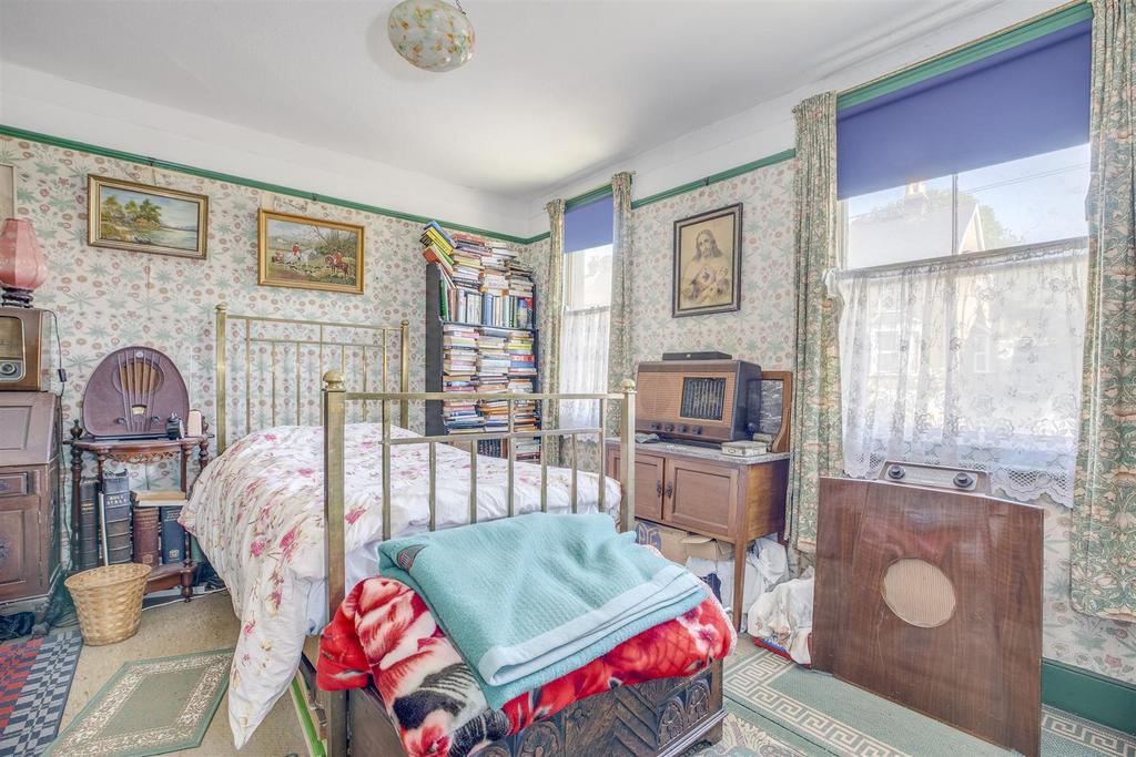 110 Totteridge Road, HP13 6 EX-4.jpg