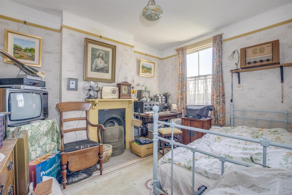 110 Totteridge Road, HP13 6 EX-5.jpg