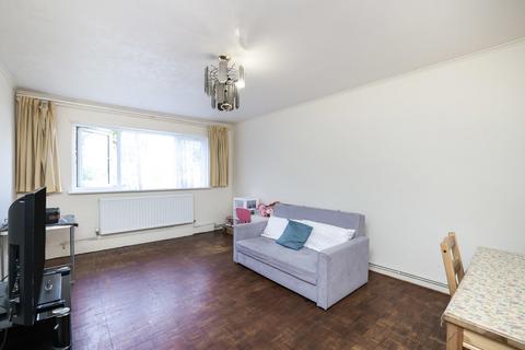 2 bedroom flat to rent, Byron Way, Northolt, UB5