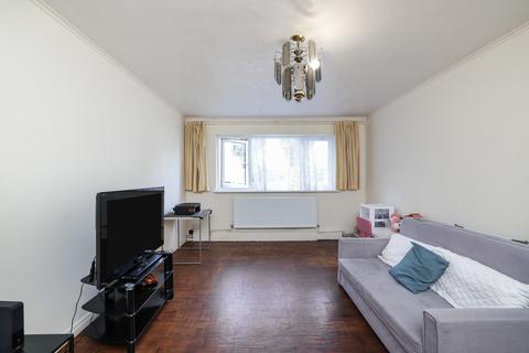 2 bedroom flat to rent, Byron Way, Northolt, UB5