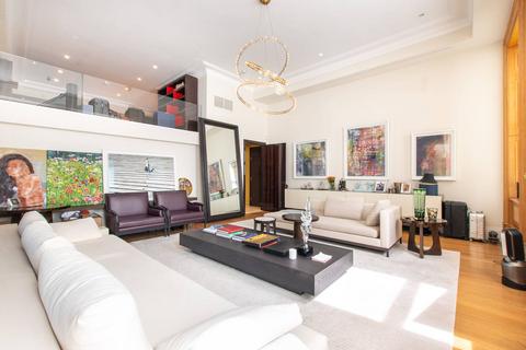 Lancaster Gate, Lancaster Gate, London, W2