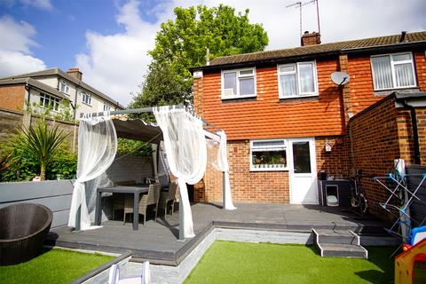 1 Hilary Close, Erith, DA8 3NH