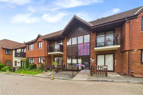 1 bedroom retirement property for sale, Church Road, Churchdown, Gloucester, Gloucestershire, GL3