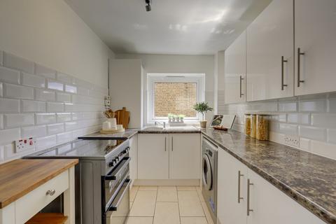 2 bedroom flat for sale, Devonshire Road, Forest Hill, London, SE23