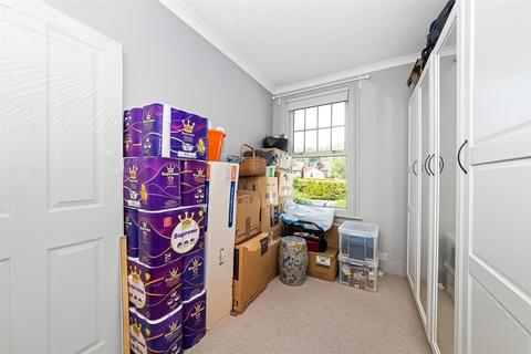 30 Lower Road, Kenley, CR8 5NB