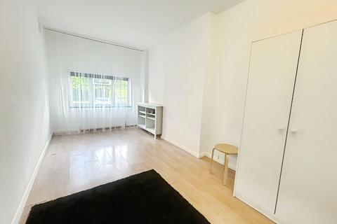 1 bedroom flat to rent, Foresters Drive, Wallington SM6