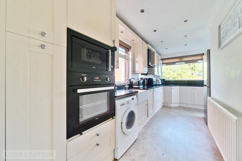 112 Broadway, Royton, Oldham, OL2 5BP