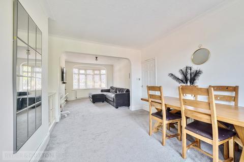 112 Broadway, Royton, Oldham, OL2 5BP