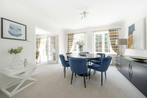 15 Castle Road, Weybridge, KT13 9QP