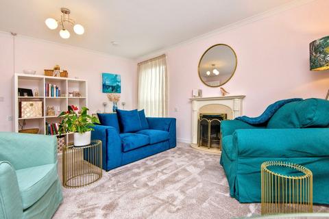 2 bedroom flat for sale, Station Road, Cupar, KY15