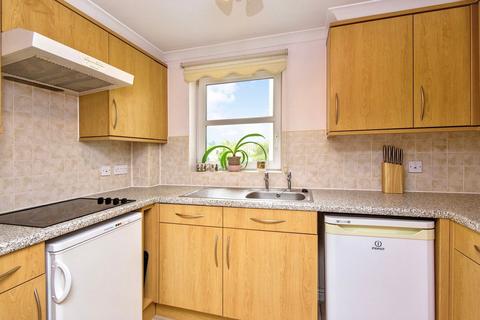 2 bedroom flat for sale, Station Road, Cupar, KY15