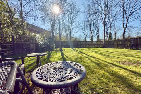 1 bedroom retirement property for sale, Flintergill Court, Milton Keynes MK13
