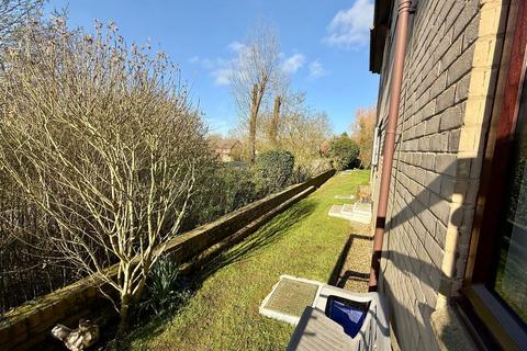 1 bedroom retirement property for sale, Flintergill Court, Milton Keynes MK13