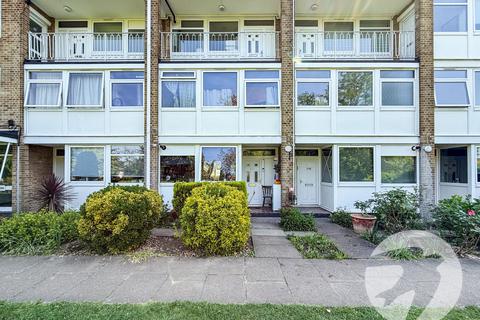 3 bedroom maisonette for sale - Tarnwood Park, London, SE9