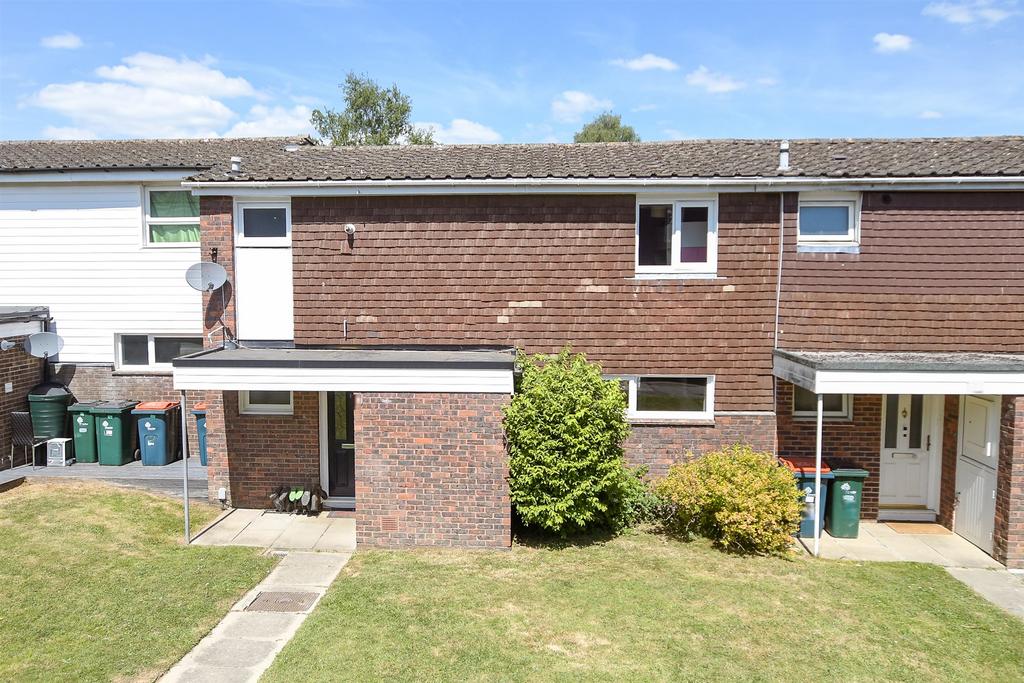 Richardson Court, Crawley RH11 3 bed terraced house for sale - £215,000