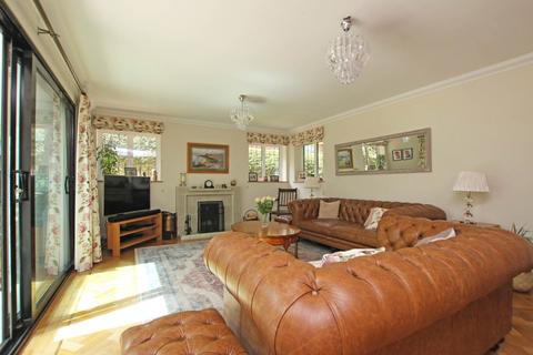 4 bedroom detached house for sale, Walnut Tree Walk, Eastbourne, BN20 9BP