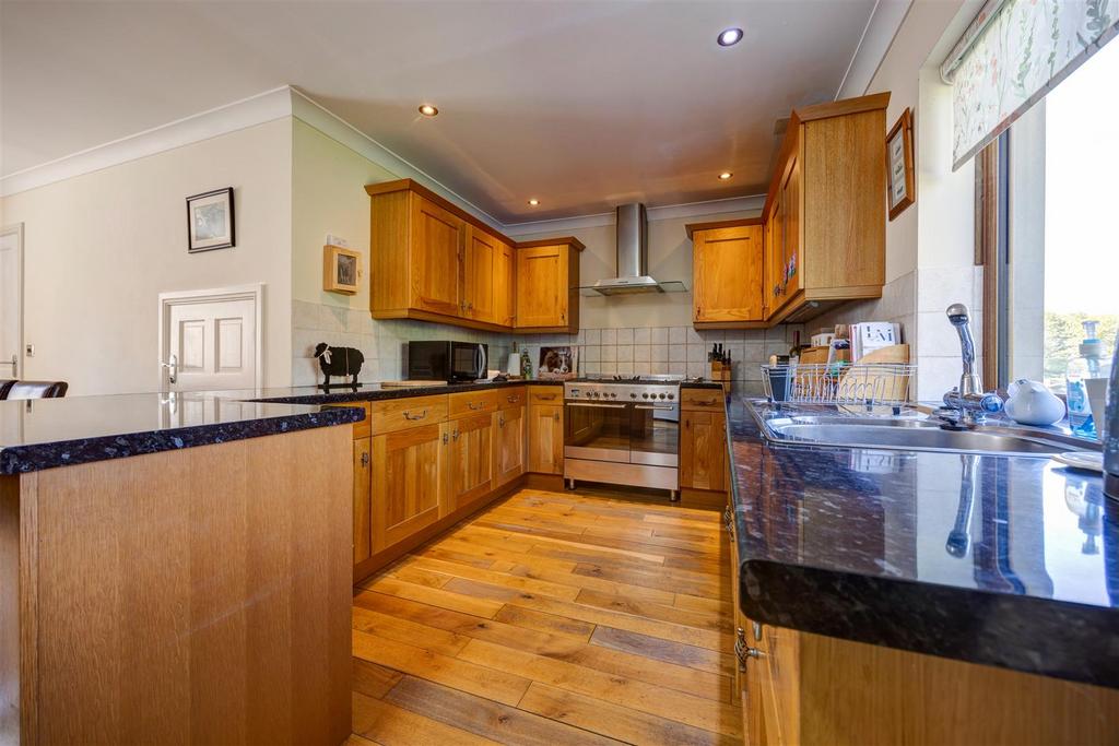 Kitchen Diner 05.jpg